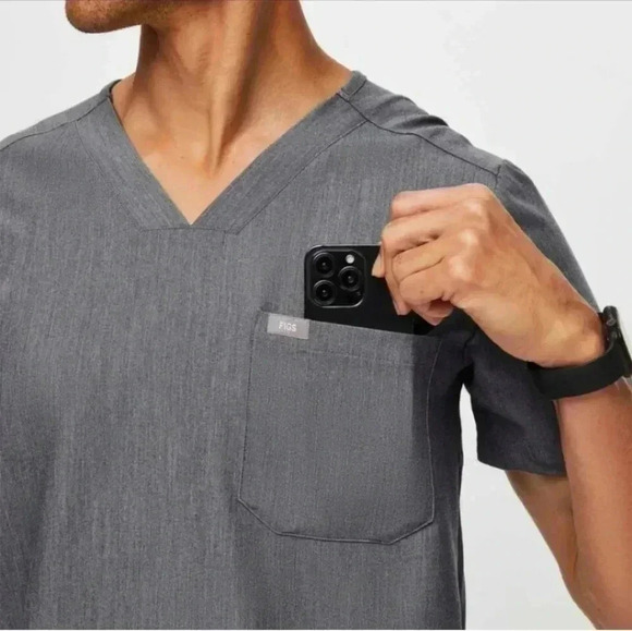 NWT Figs Pisco Basic Scrub Pants™ and Figs men's Chisec Three-Pocket Scrub Top™. - Picture 9 of 13